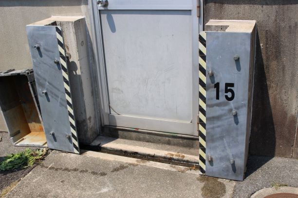 工場 ドア 浸水防止対策1